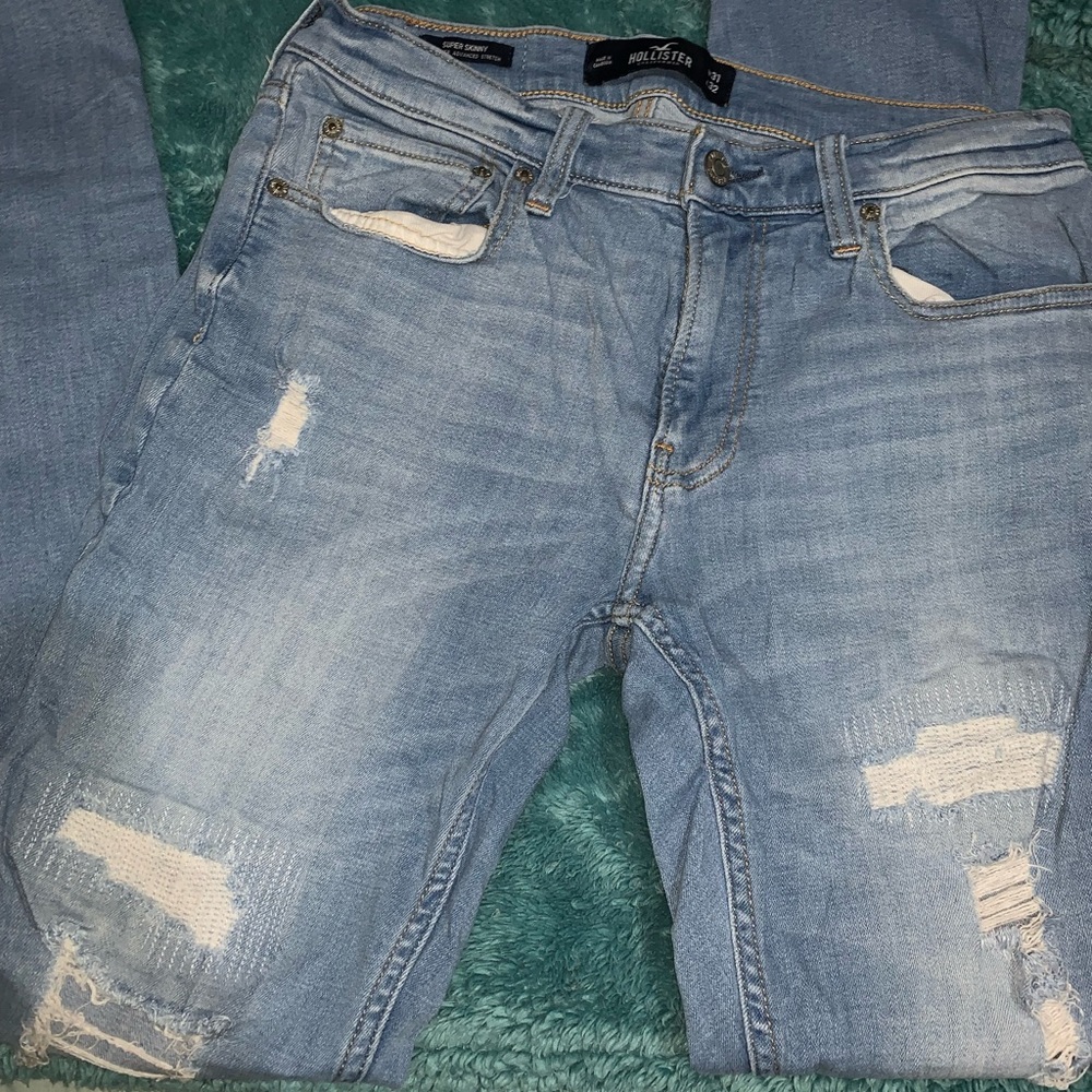 Hollister Ripped jeans